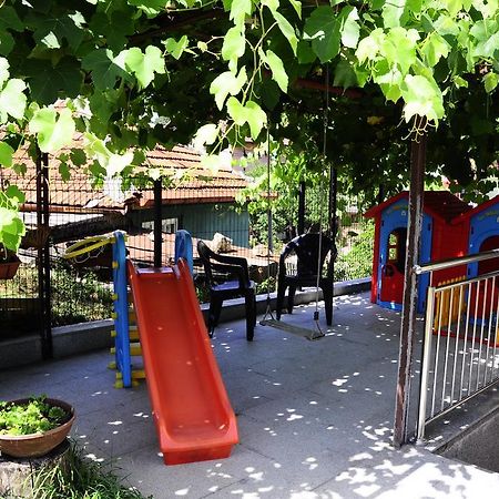 Family Apartment With Garden Sarajevo Exterior photo