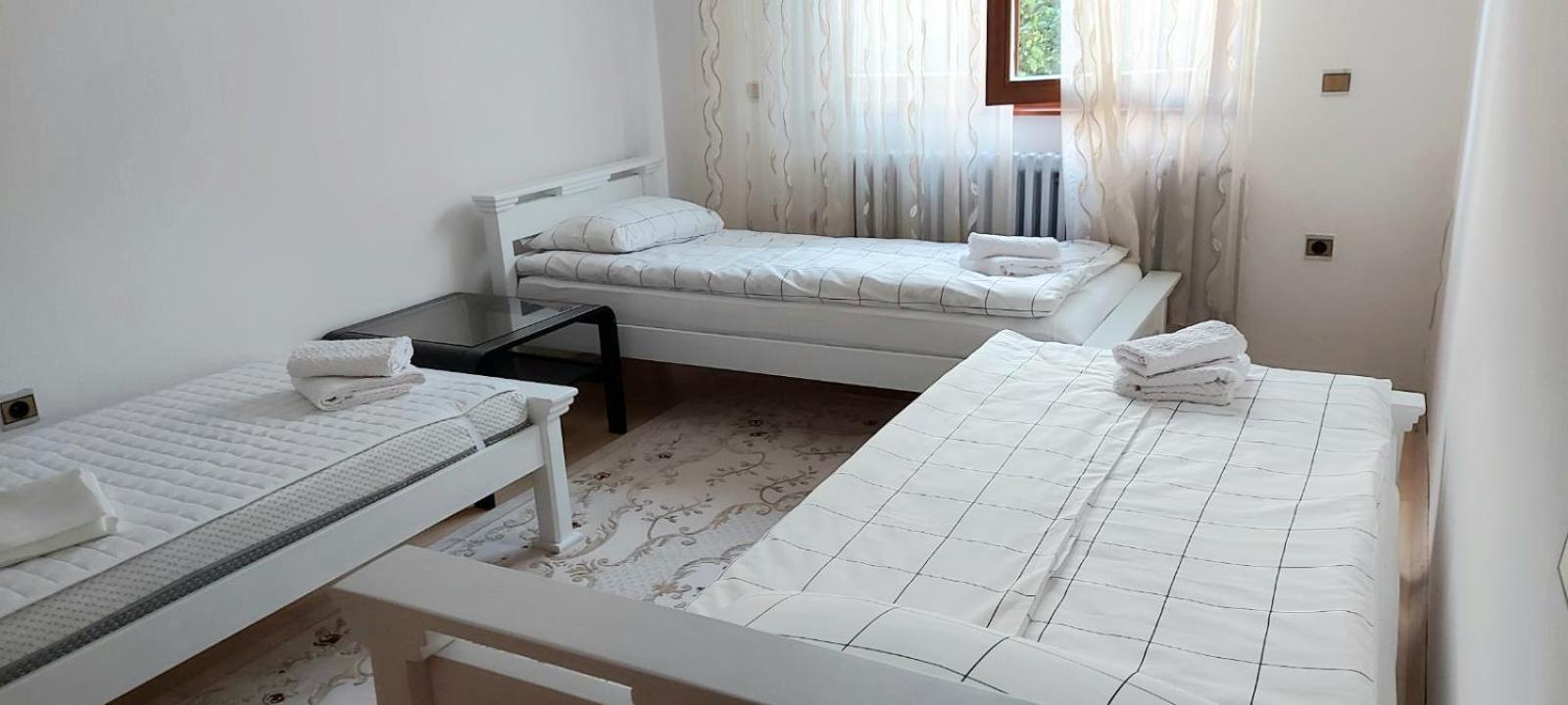 Family Apartment With Garden Sarajevo Exterior photo