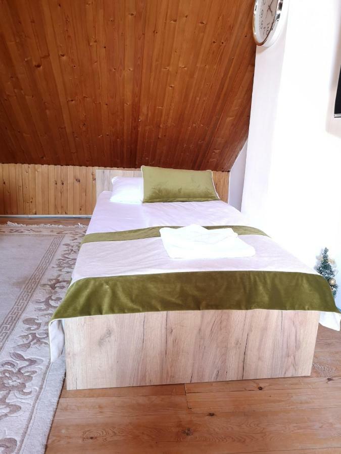 Family Apartment With Garden Sarajevo Exterior photo